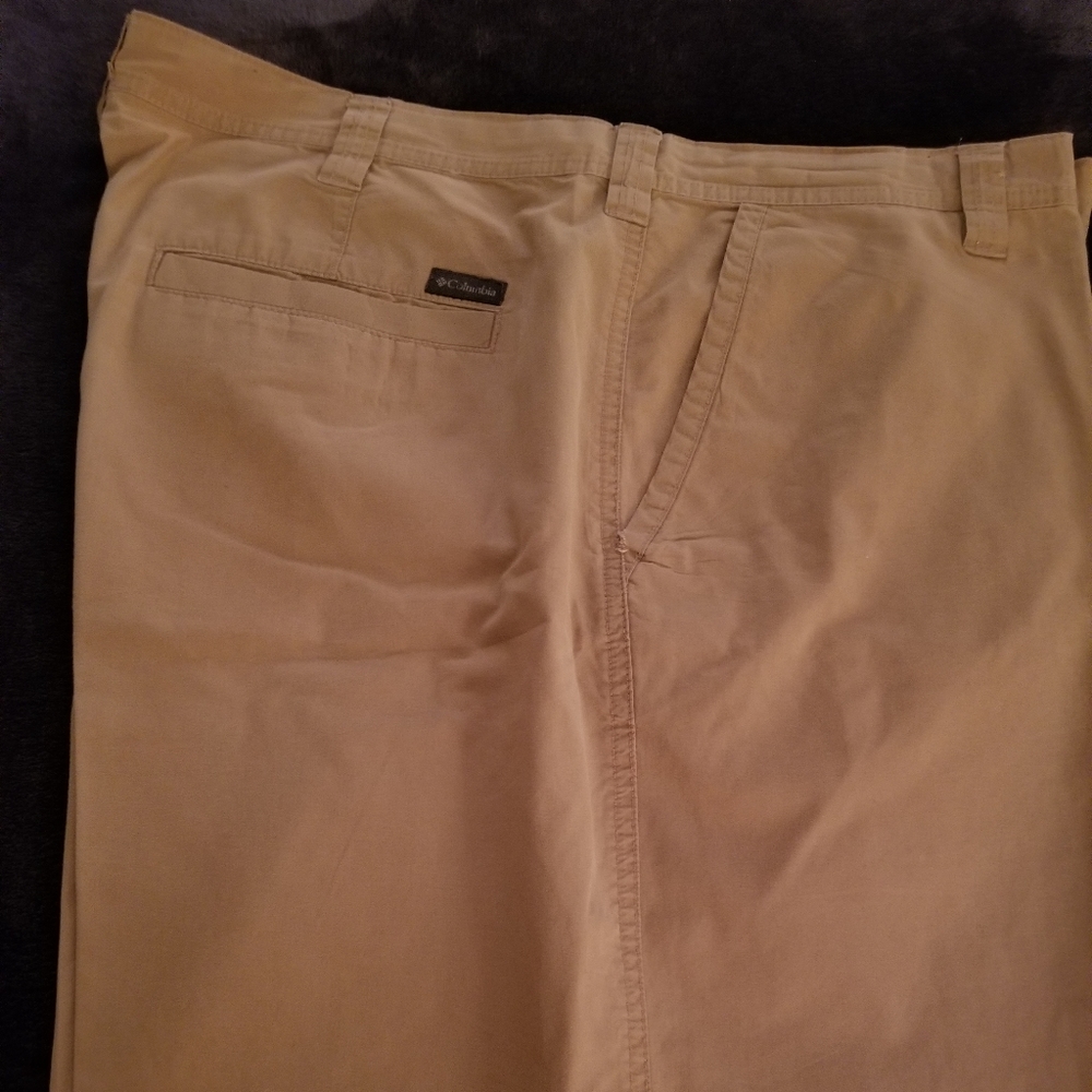 Columbia Khacki Shorts